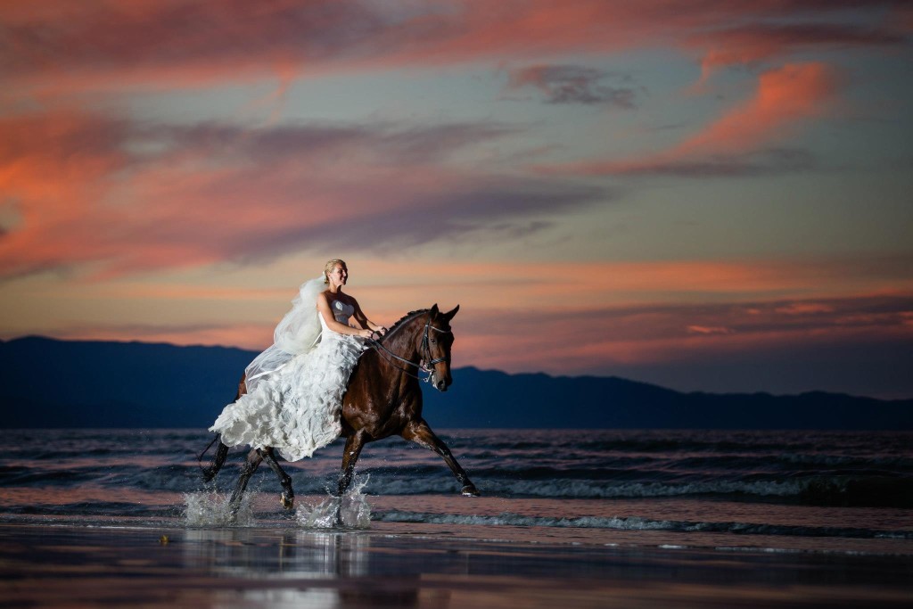 Hannah Best had a photoshoot with her beloved mare Zactac Graceful two days after her actual wedding (Image: Nelson Wedding Photography)