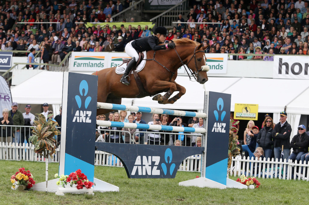 The awesome form of Dunstan Springfield and Katie on their way to winning at HOY (Image: Annie Studholme)