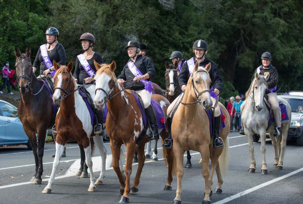 Delwyn Izod, Chris Davies, Rae Whitley, Vikki Madwick followed by Kate Small and John King. Photo Paula Stuart