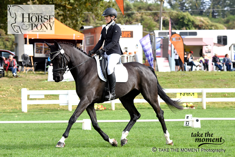 Alex Anderson & Gina VT Bloemenhof competing in the CCI 1* Championship