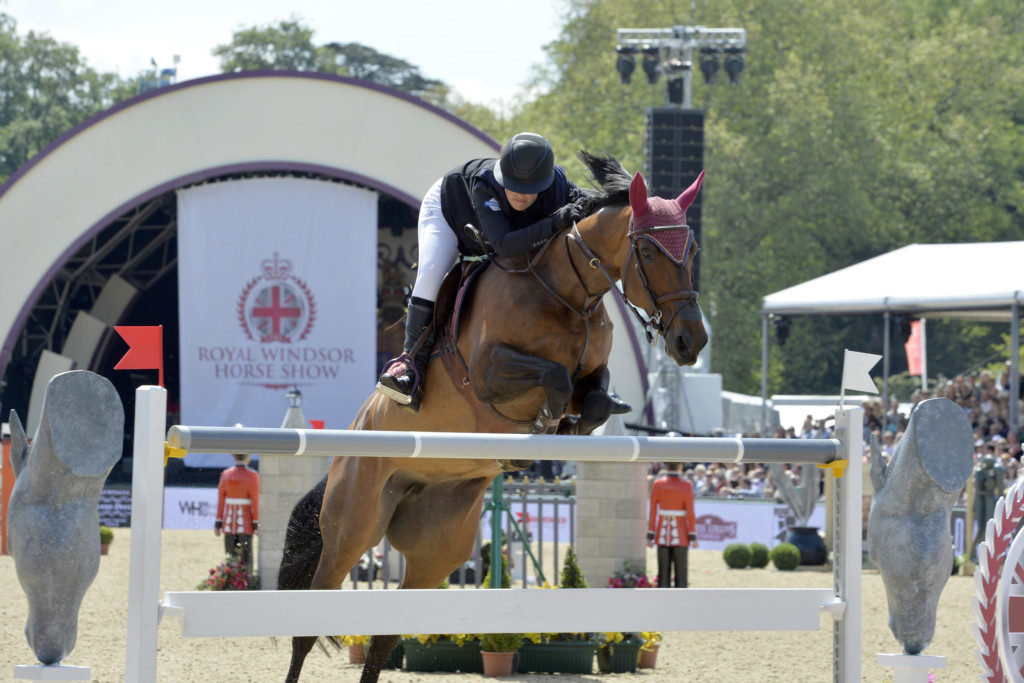 Adeline Hecart riding Question D'Orval FRA