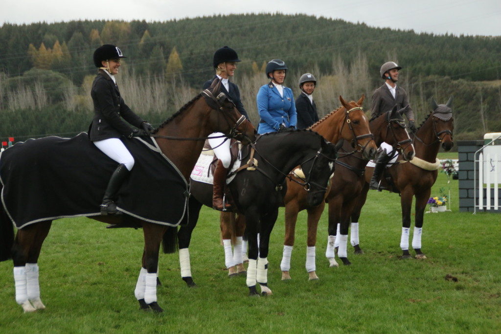 The line up of prizewinners in the NRM CCI3*. Girls ruled! 