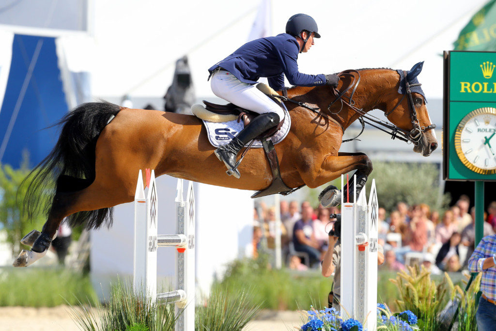 Daniel Deusser riding Equita van het Zorgvliet to victory in the Rolex Grand Prix at Knokke Hippique 2016 (Image: ©Scoopdyga)