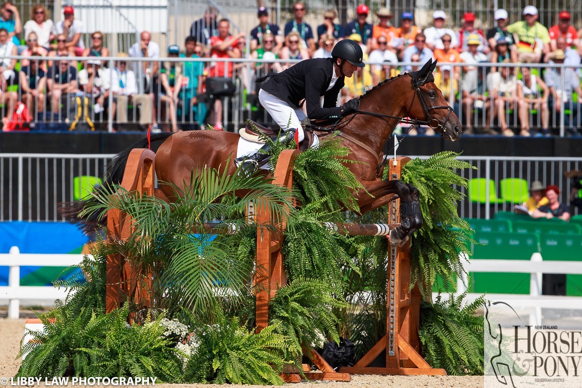 Sir Mark Todd and Leonidas II during their heart-breaking round. (Image: Libby Law)